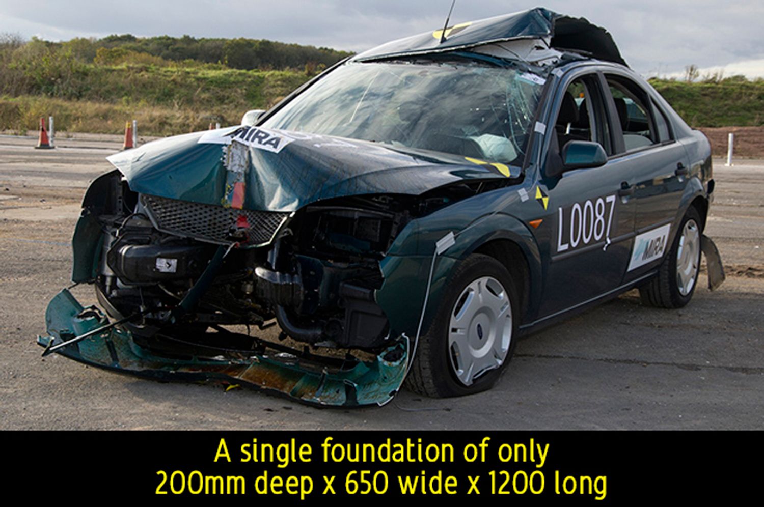 pas68-carstopper-30-single-bollard-car-crash