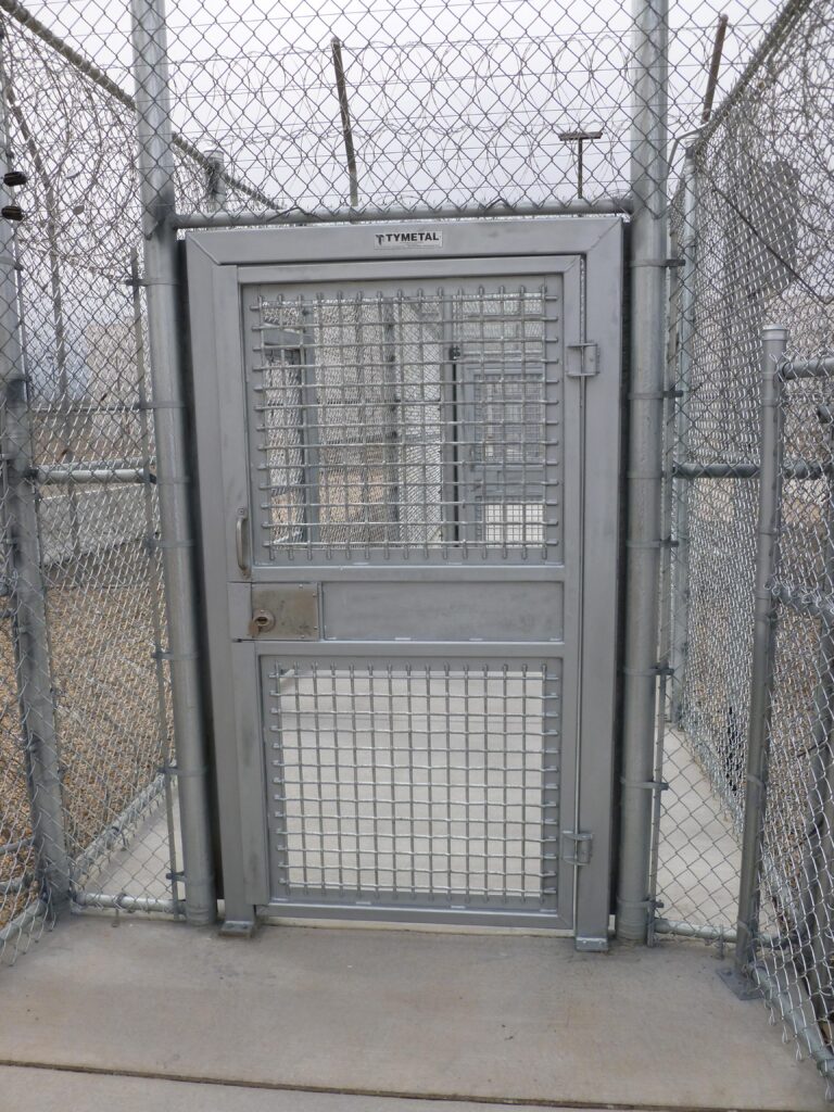 2150-swing-gate