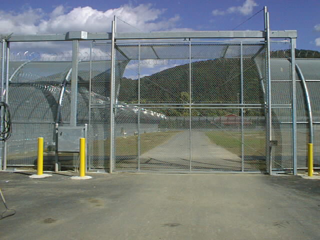 PLUSS-sliding-gate
