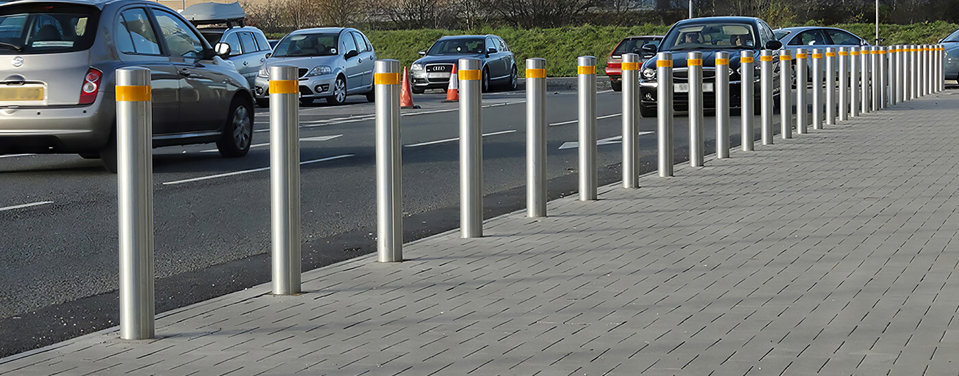 Carstopper 30 removable or fixed bollard next to road