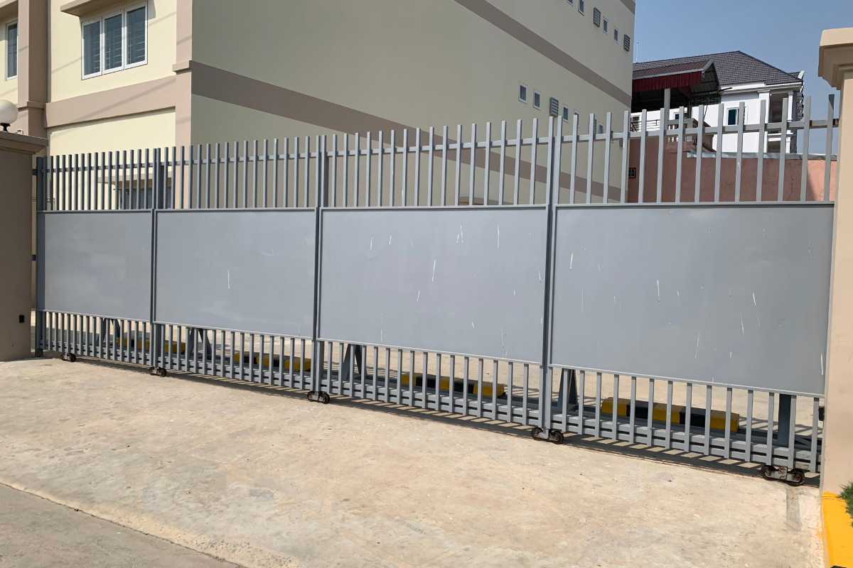 Crash-rated fencing enforces a secure perimeter around commercial property.